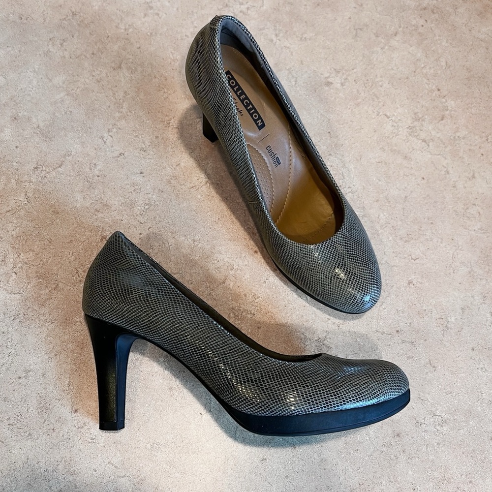 Clarks Python Snake Print Leather Comfort Heels Pumps Sz 7